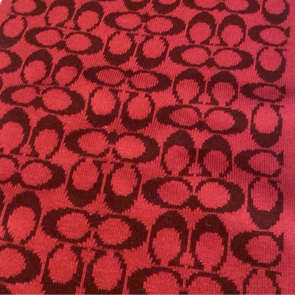 Coach Signature Knit Merino Wool Fuschia Scarf with Matching Beanie - Picture 4 of 5